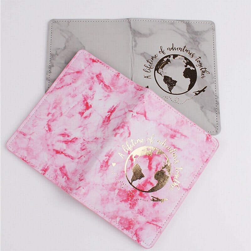 Pochette Passeport Personnalisée pour Couple en Voyage