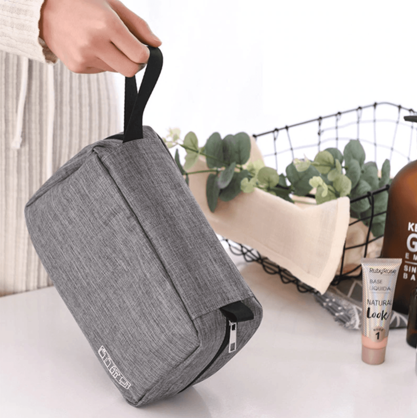 Trousse de Toilette de Voyage TravelBasics (Grise)