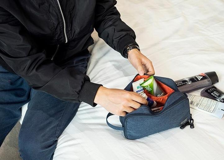 Trousse de Toilette de Voyage - Wind Blows, River Flows