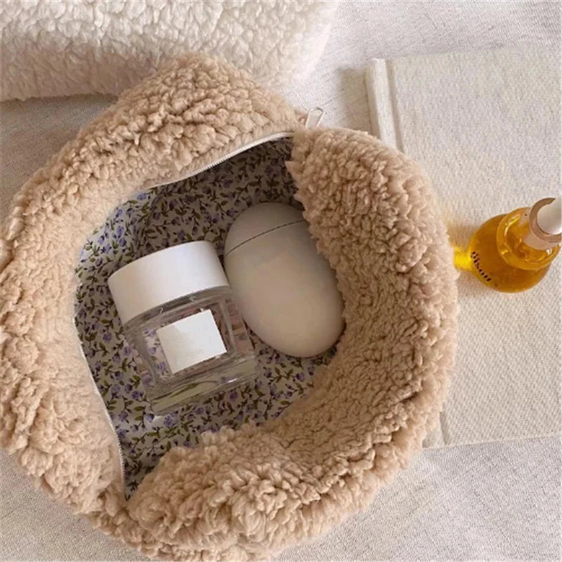 Trousse de Toilette Voyage en Moumoute pour Femme.
