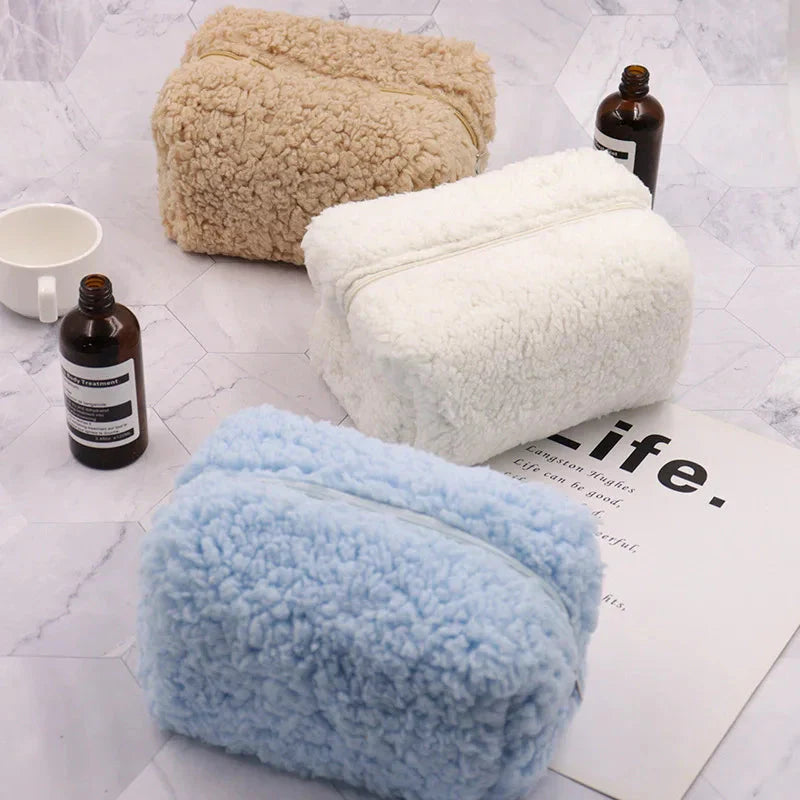 Trousse de Toilette Voyage en Moumoute pour Femme.