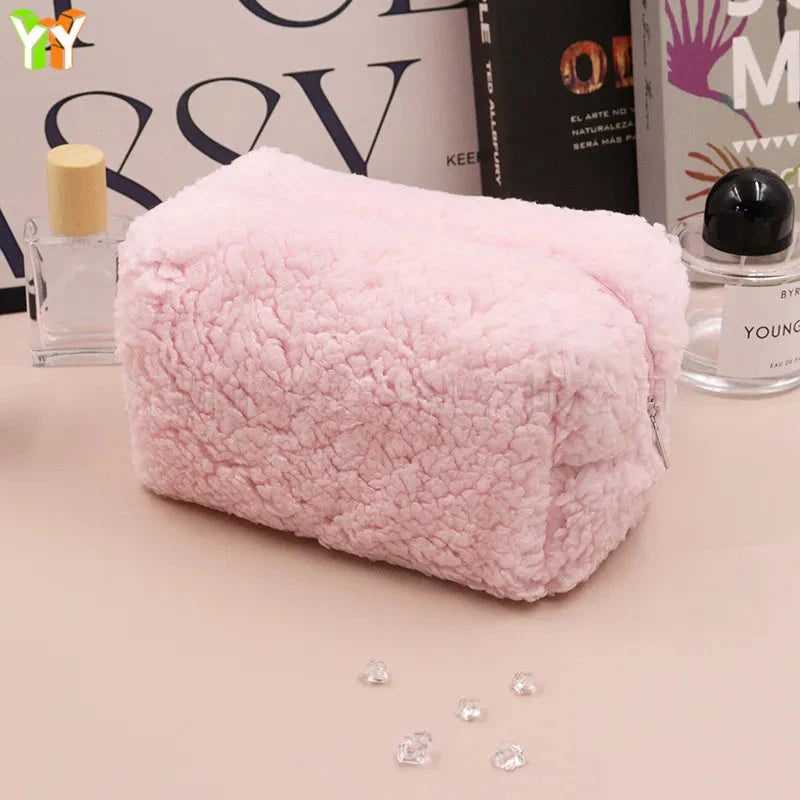Trousse de Toilette Voyage en Moumoute pour Femme.