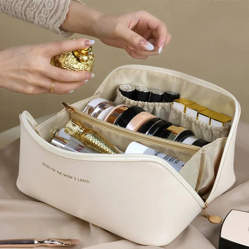 Trousse de Toilette Grand Angle Femme, idéale pour voyager