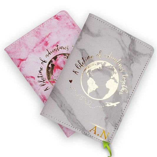 Pochette Passeport Personnalisée pour Couple en Voyage