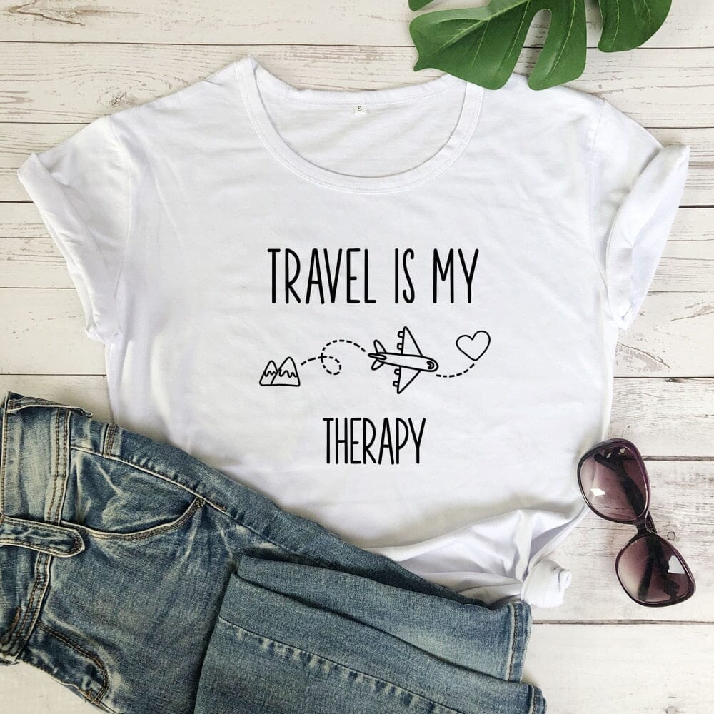 T-Shirt Voyager en Avion Pour Femme - Travel Is My Therapy