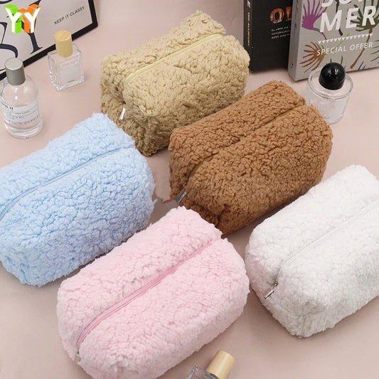Trousse de Toilette Voyage en Moumoute pour Femme.