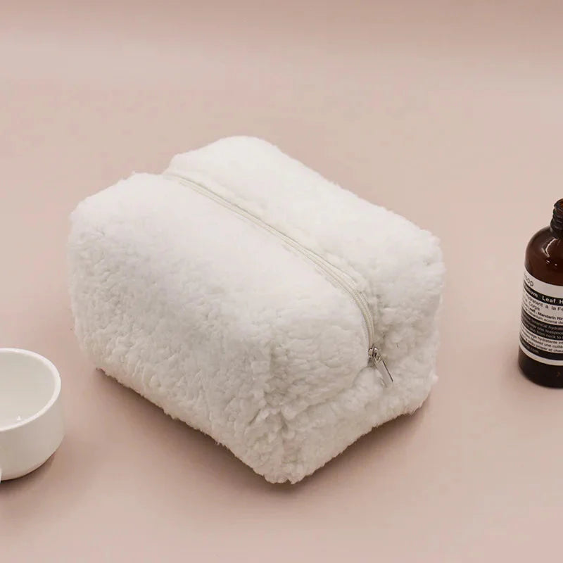 Trousse de Toilette Voyage en Moumoute pour Femme.