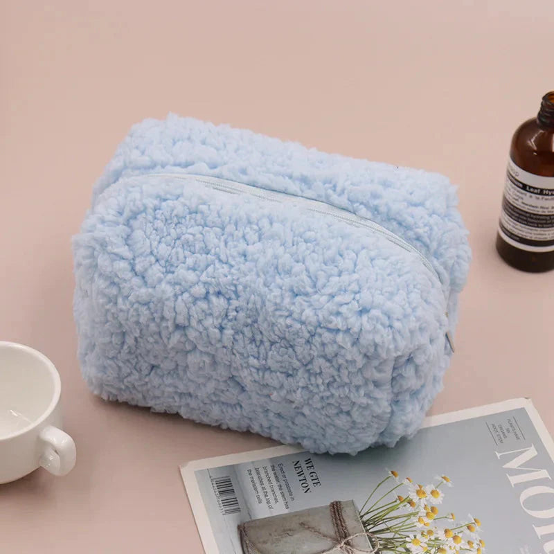 Trousse de Toilette Voyage en Moumoute pour Femme.